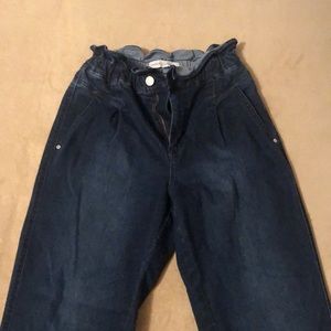 Mom Jeans - Paper Bag Waist, Ruffle Top